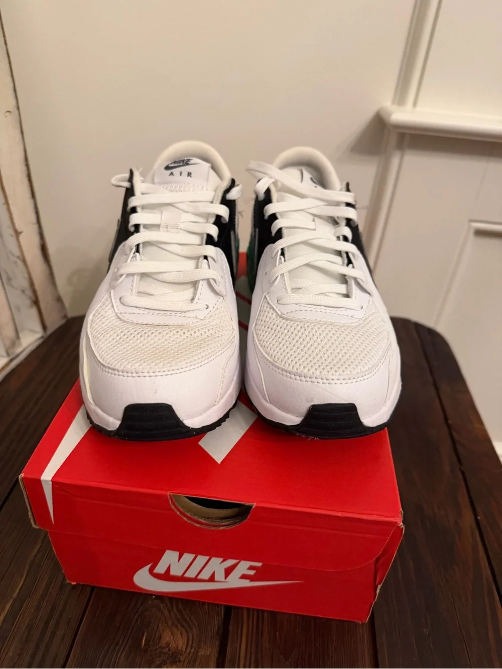 Nike Air Max in White, Black & Mint